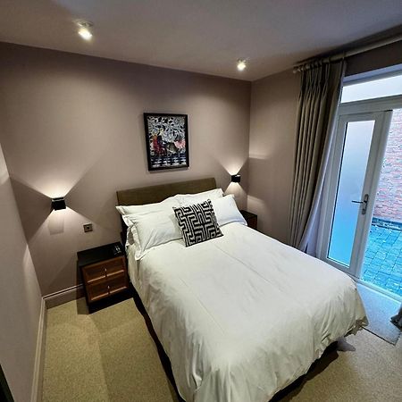 Macbeths Corner High End Luxury Apartment In Centre With Parking Stratford-upon-Avon Bagian luar foto