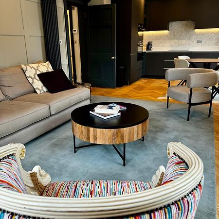 Macbeths Corner High End Luxury Apartment In Centre With Parking Stratford-upon-Avon Bagian luar foto