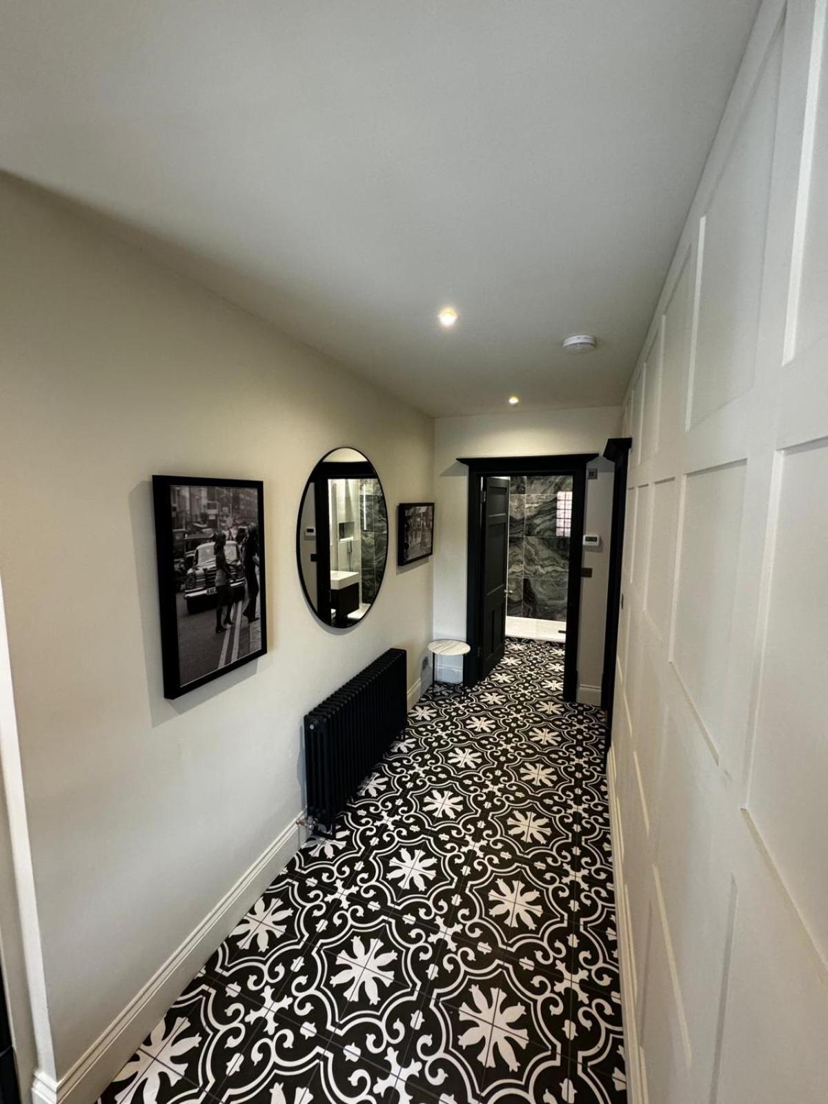 Macbeths Corner High End Luxury Apartment In Centre With Parking Stratford-upon-Avon Bagian luar foto