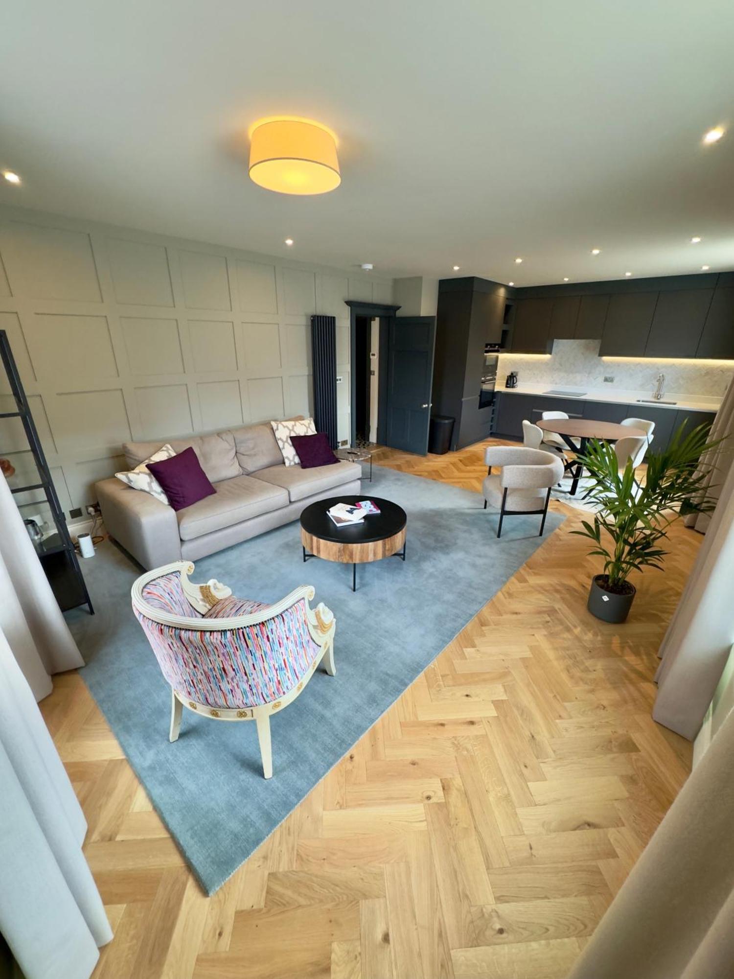 Macbeths Corner High End Luxury Apartment In Centre With Parking Stratford-upon-Avon Bagian luar foto