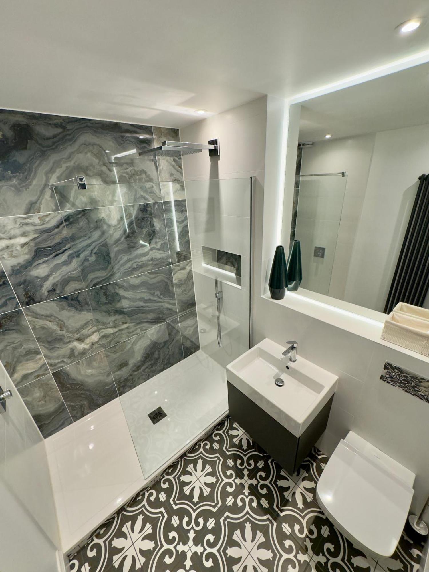 Macbeths Corner High End Luxury Apartment In Centre With Parking Stratford-upon-Avon Bagian luar foto